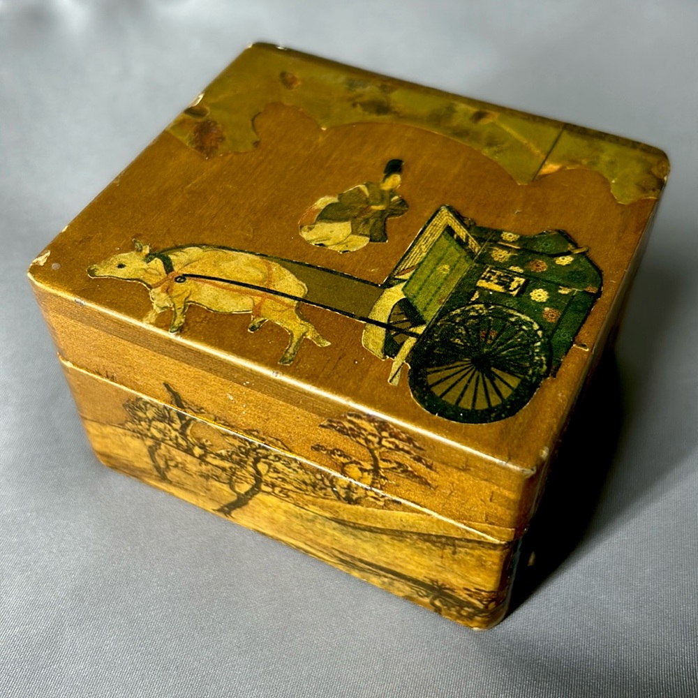🖤1968 Vintage wooden jewelry box with Asian design